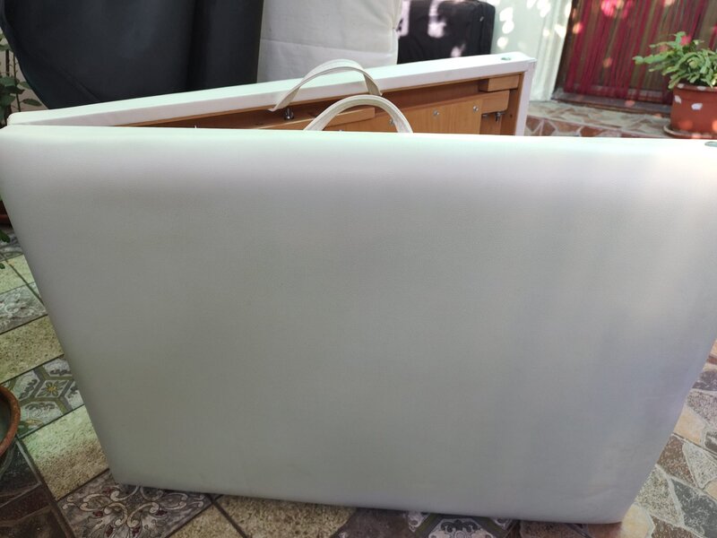 Masa de masaj pliabila 450 Ron.